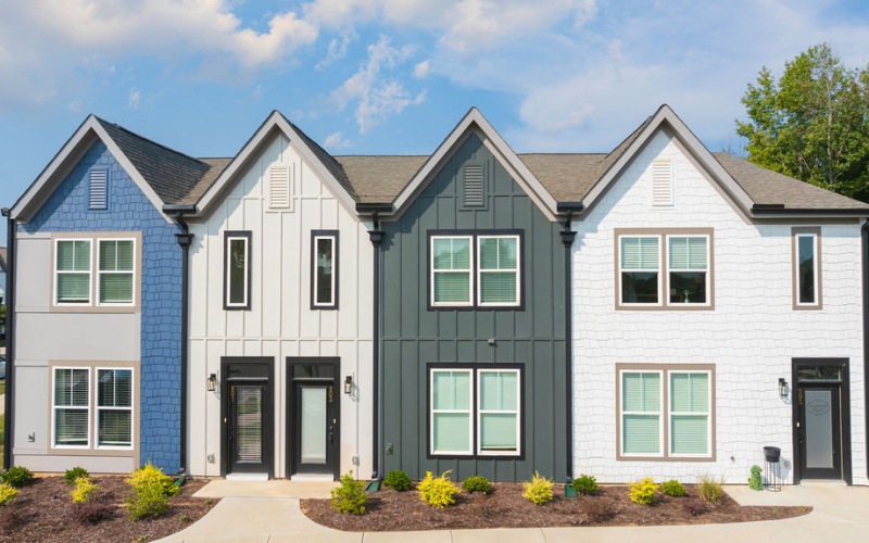 Exterior view of Blu South luxury townhouses for rent in Pineville, NC